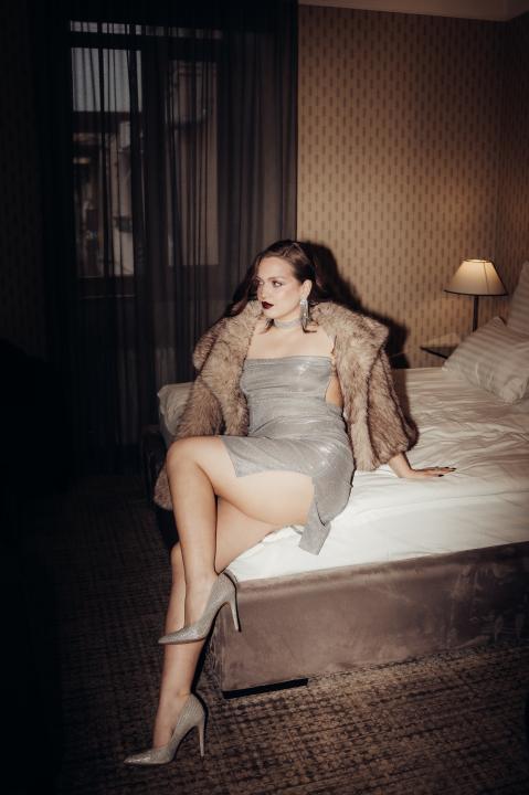 Webcam chat profile for JennyGo: Outfits