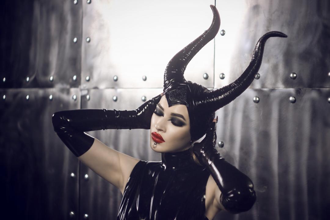 Webcam chat profile for DommeVenena: Dominatrix