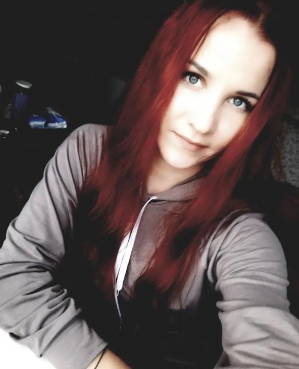 Webcam chat profile for F1lora: Ask about my Hobbies