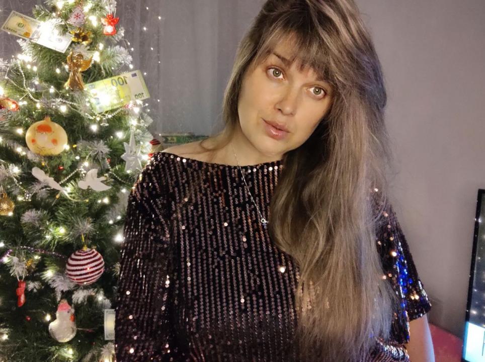 Webcam chat profile for KellyGentleTouc