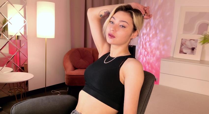 Webcam chat profile for AlysiaSun: Legs, feet & shoes