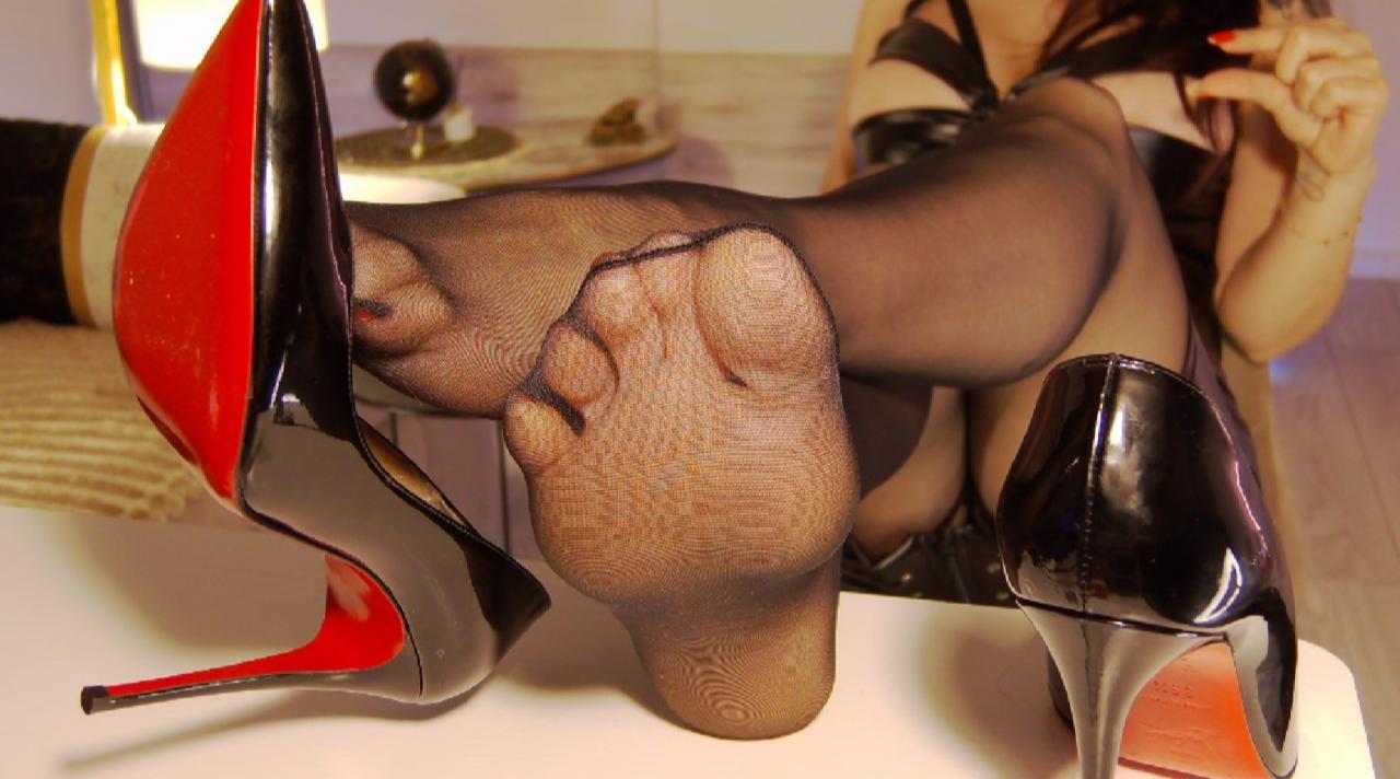 Webcam chat profile for IcommandUobey: Dominatrix