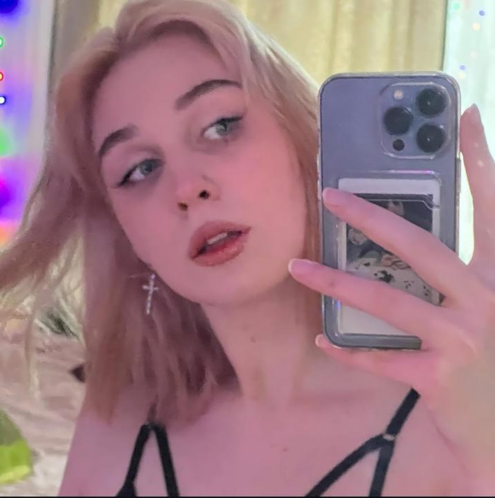 Webcam chat profile for SusanBev: Nails