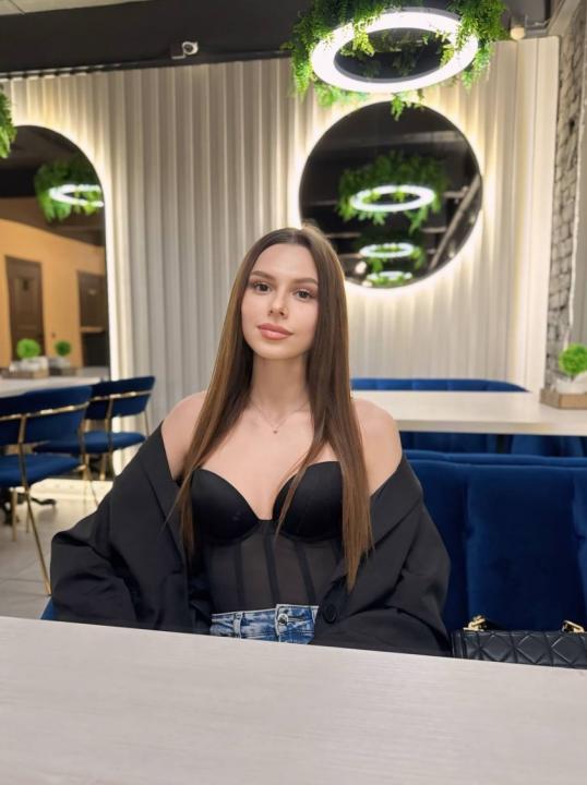 Webcam chat profile for Aurisse: Ask about my Hobbies