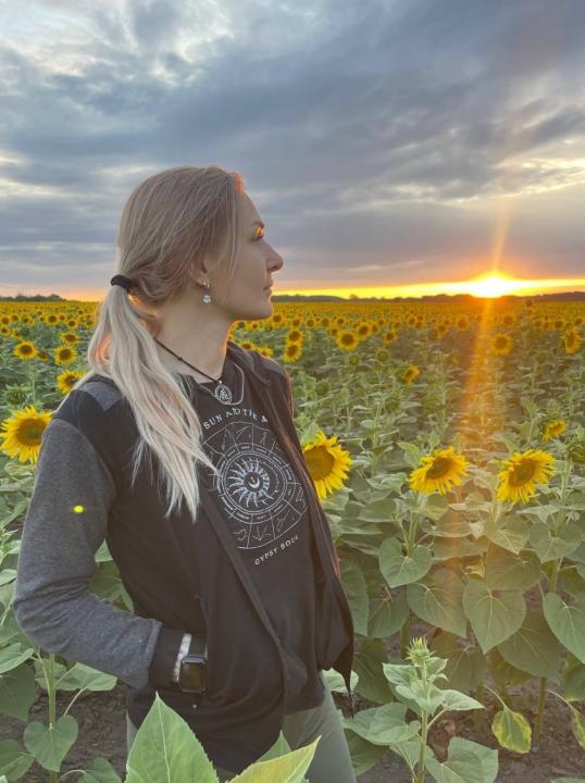 Webcam chat profile for Novalyn: Ask about my Hobbies