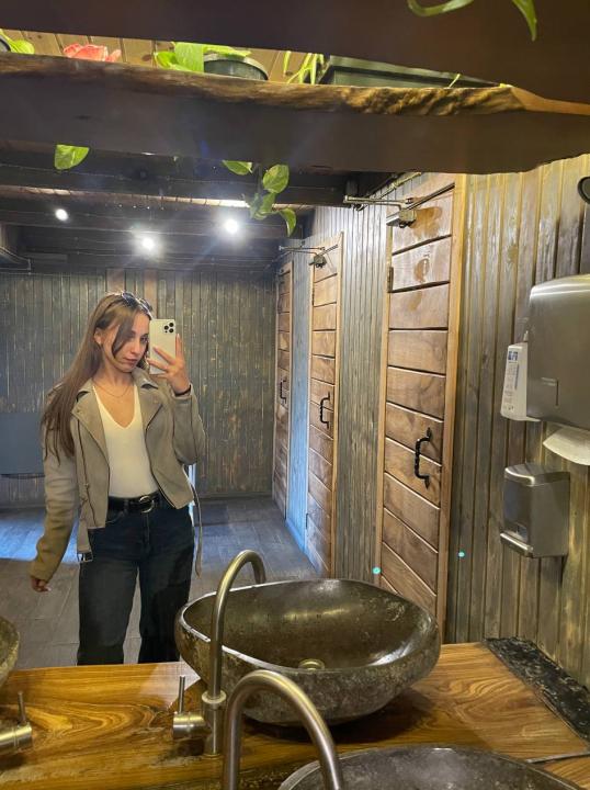 Webcam chat profile for Malika: Leather