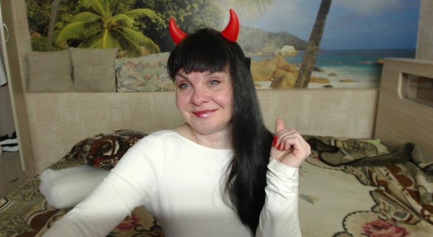 Webcam chat profile for Destinybbb: Bondage & discipline