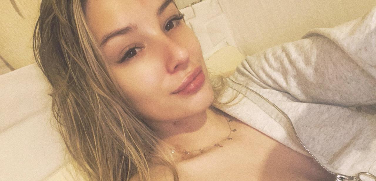 Webcam chat profile for VelvetAngela: Lingerie & stockings