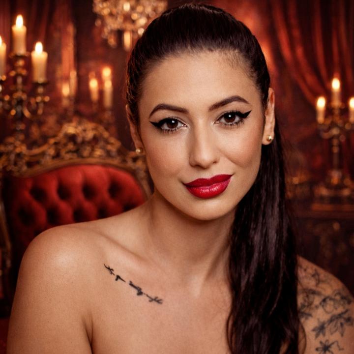 Webcam chat profile for MissAngelique: Dominatrix