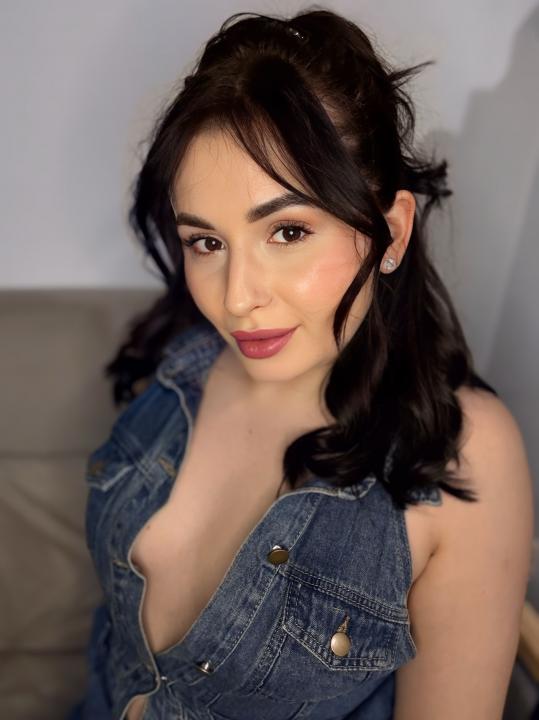 Webcam chat profile for JessicaBrowne: Leather