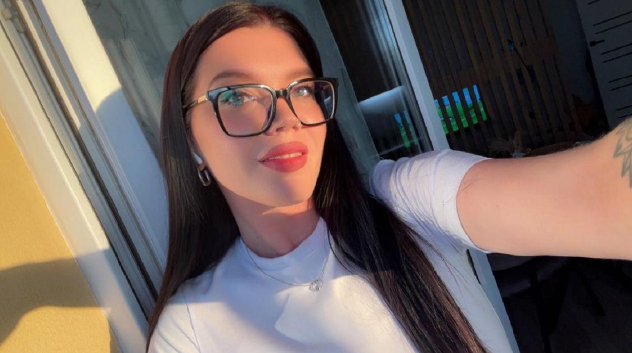 Webcam chat profile for Angelsweetshy: Outfits