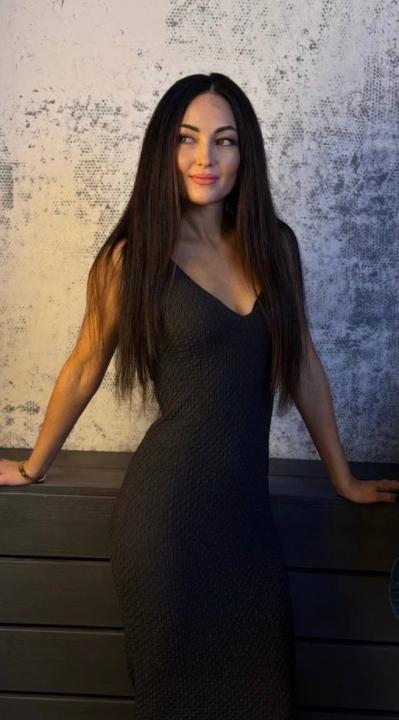 Webcam chat profile for MiraVeli: Outfits