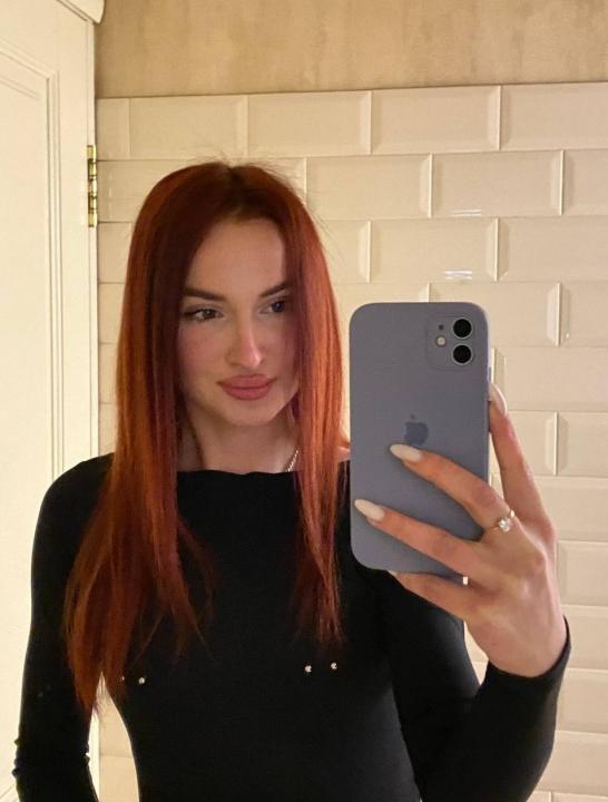 Webcam chat profile for SweetKaryKiss: Outfits