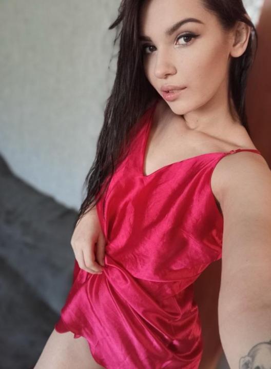 Webcam chat profile for BrunetteAlla777: Outfits