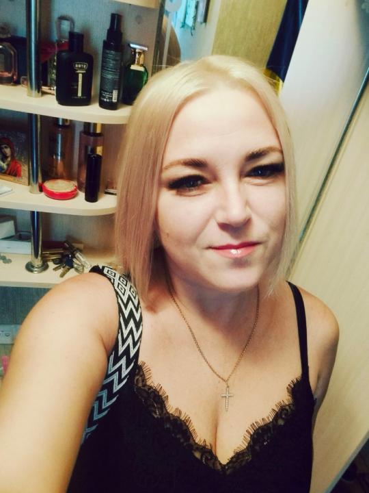 Webcam chat profile for WonderLady: Travel