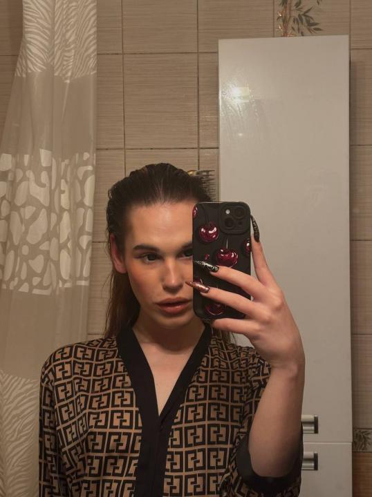 Webcam chat profile for ellygloss