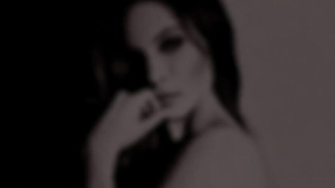 Webcam chat profile for emilywood: Strip-tease