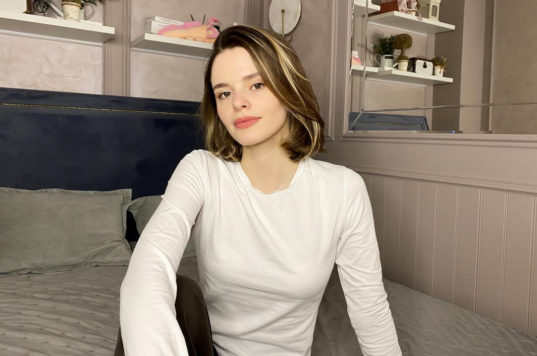 Webcam chat profile for StellaH56: Legs, feet & shoes