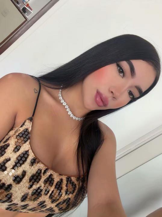 Webcam chat profile for Valentinaa21: Fitness