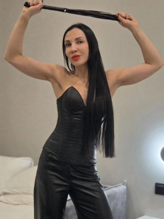 Webcam chat profile for Sweetie85: Bondage & discipline