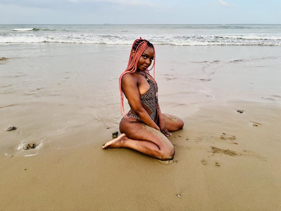 Webcam chat profile for ChocolateBunny: Legs, feet & shoes