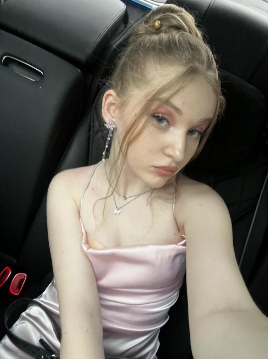 Webcam chat profile for VelvetVeil: Piercings & tattoos