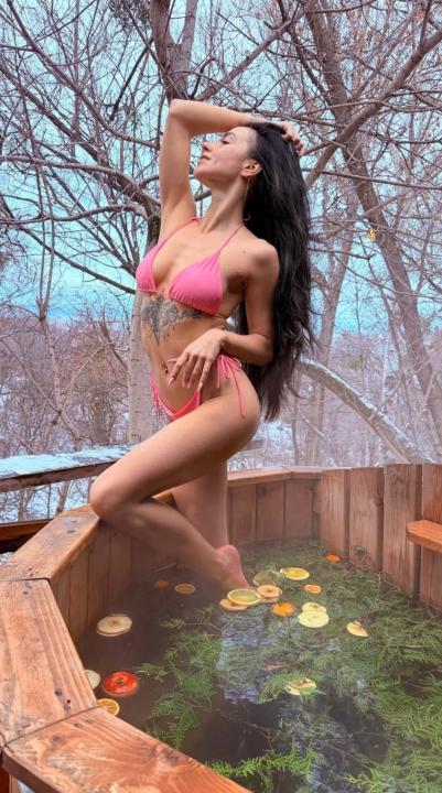 Webcam chat profile for LoveDresms