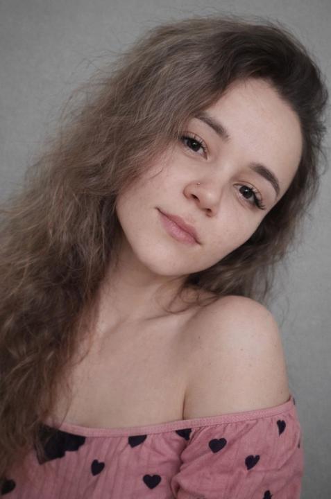 Webcam chat profile for Tavina: Dancing