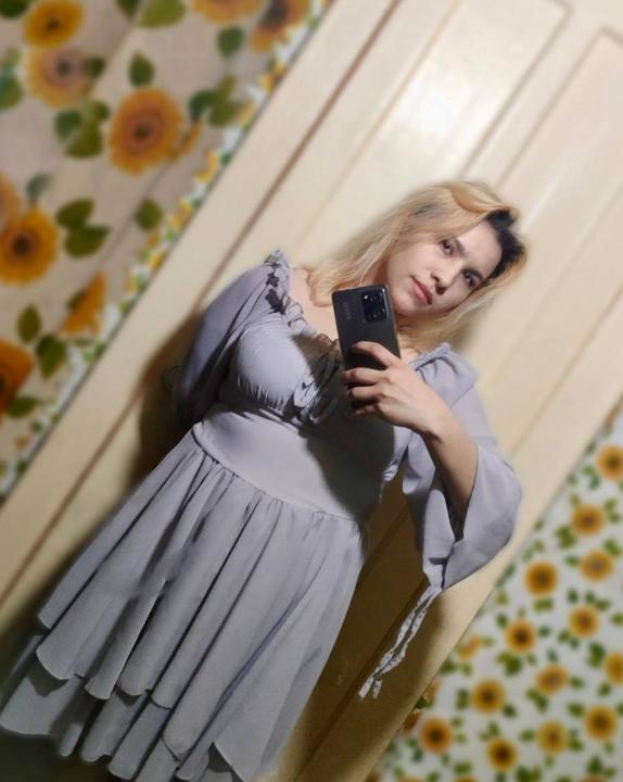 Webcam chat profile for Miiro00: Lipstick