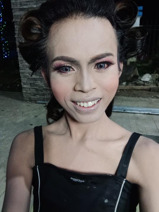 Webcam chat profile for hornyTskim: Exhibition