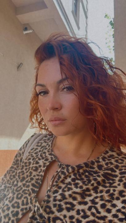 Webcam chat profile for BellaMagic: Ask about my Hobbies