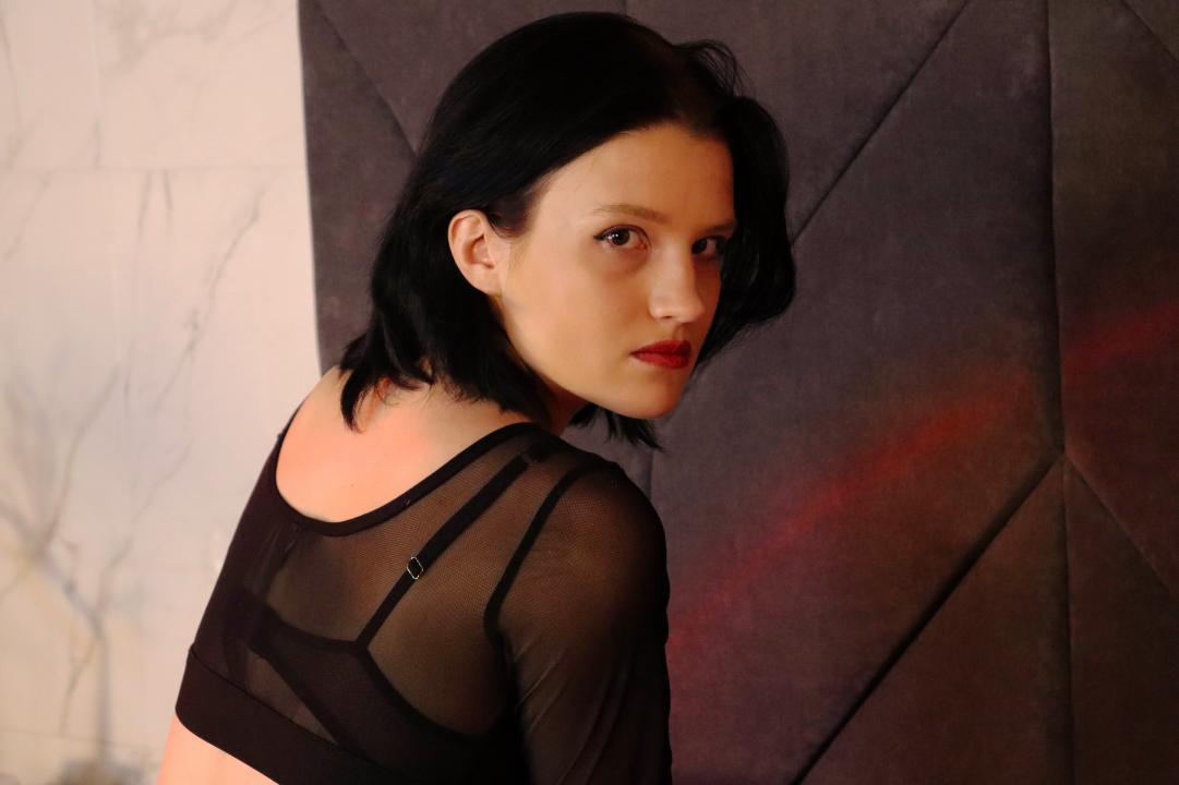 Webcam chat profile for RowenMoon: Latex & rubber