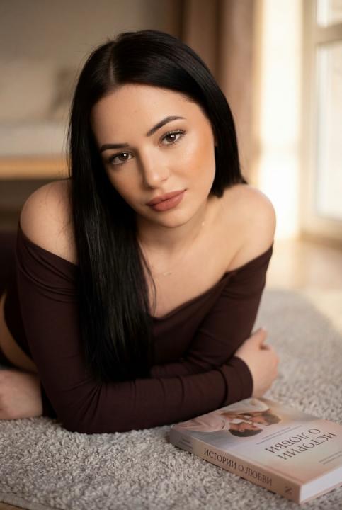 Webcam chat profile for Mellana