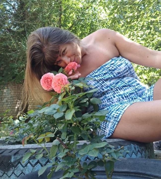 Webcam chat profile for Velinae: Ask about my Hobbies