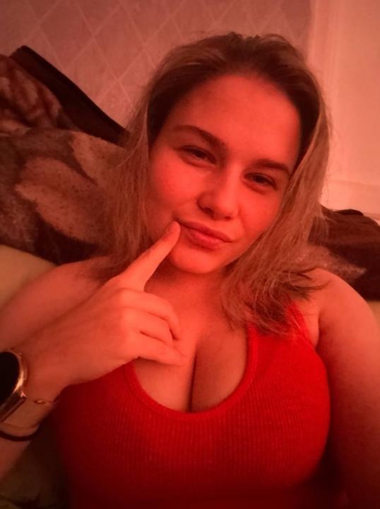 Webcam chat profile for 1Keti: Ask about my Hobbies