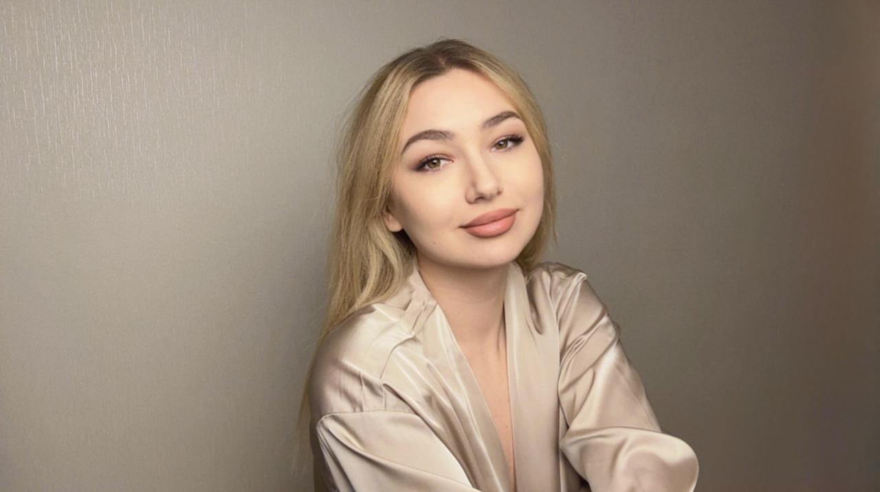 Webcam chat profile for JanyLaski: Travel