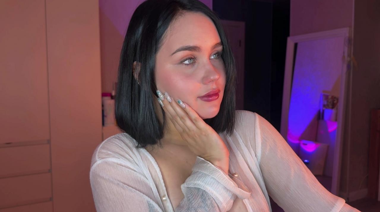 Webcam chat profile for Lolaraze: Legs, feet & shoes