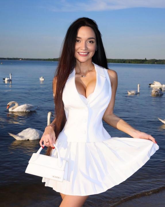 Webcam chat profile for WildDIkiska999: Travel