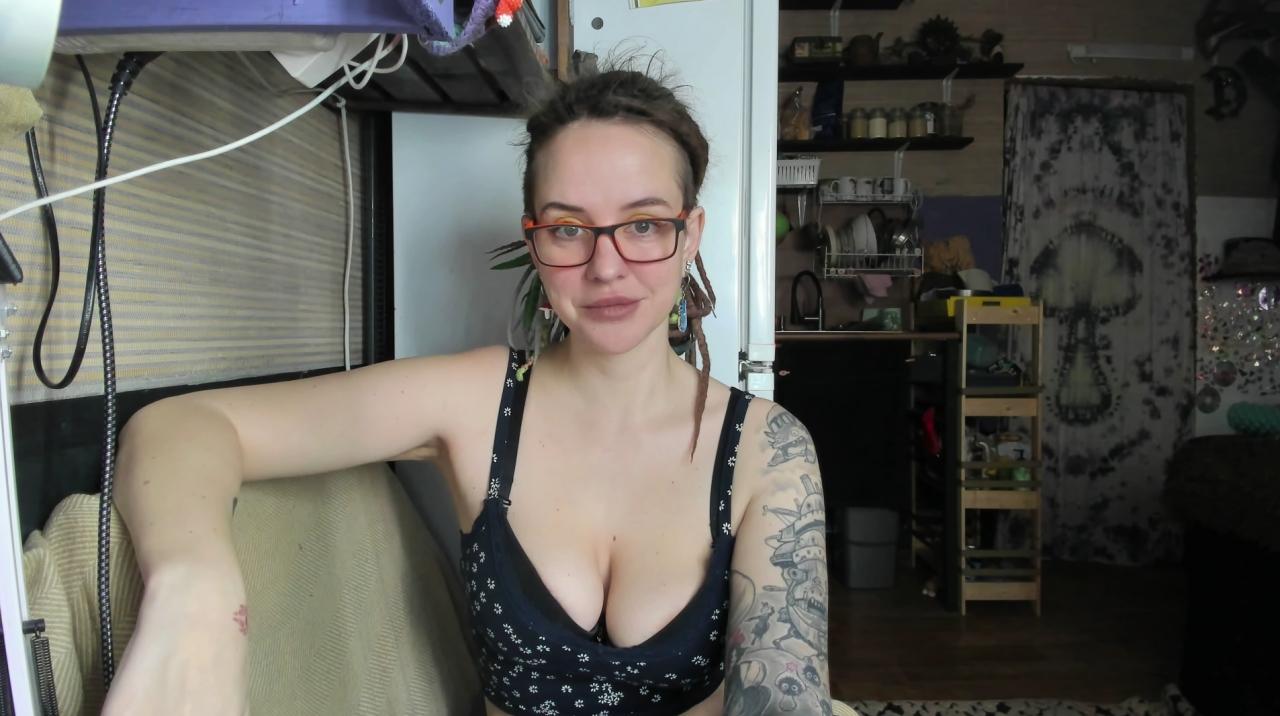 Webcam chat profile for LisaFoxy: Legs, feet & shoes