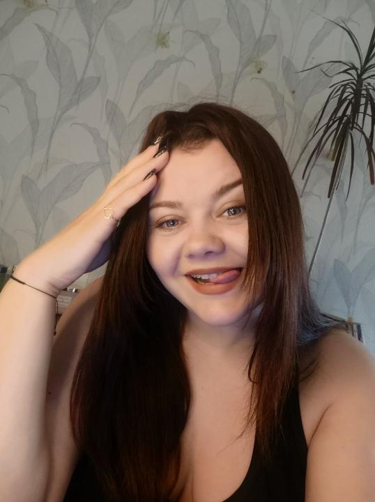 Webcam chat profile for MissTempt: Ask about my Hobbies