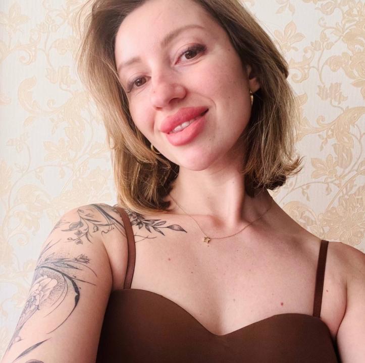 Webcam chat profile for Perlisse: Ask about my Hobbies