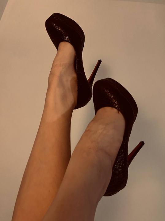 Webcam chat profile for SweetBlueBird: Leather