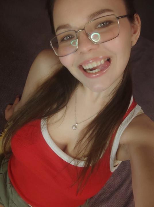 Webcam chat profile for Merlisse: Ask about my Hobbies