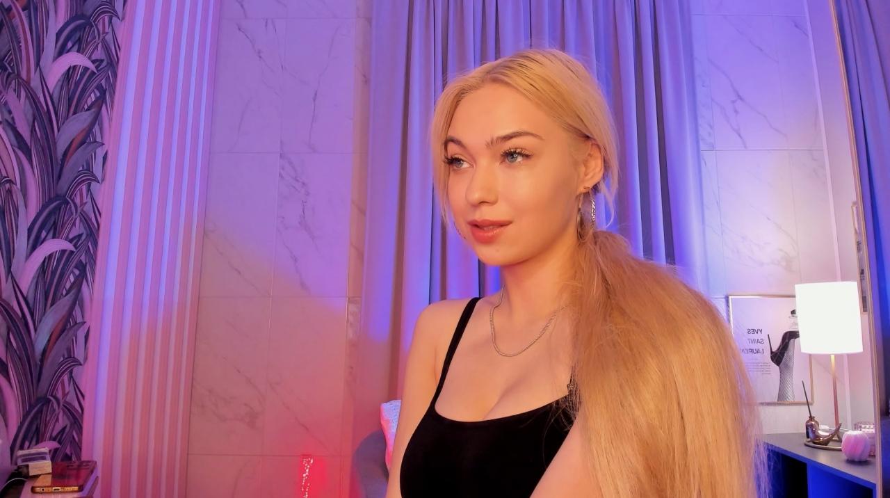 Webcam chat profile for AlysiaSun: Legs, feet & shoes