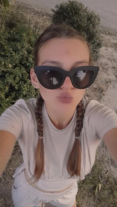Webcam chat profile for SweetArinaKiss: Outfits