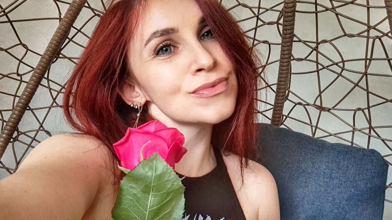 Webcam chat profile for DarkOrchid: Kissing