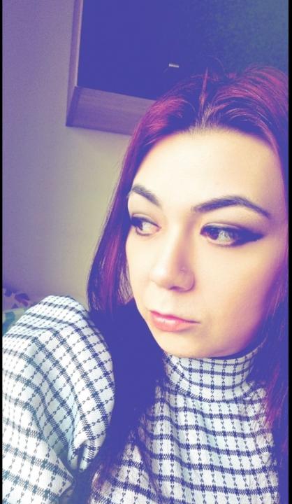 Webcam chat profile for Areea: Travel
