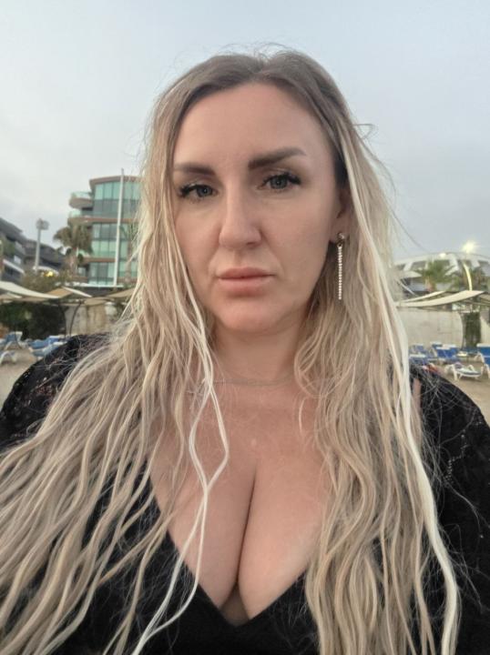 Webcam chat profile for Verlisse: Ask about my Hobbies