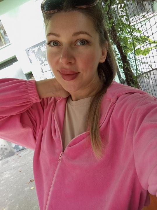 Webcam chat profile for Velvetta: Outfits