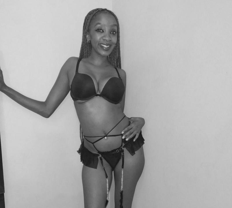 Webcam chat profile for SexyMiaC: Kissing